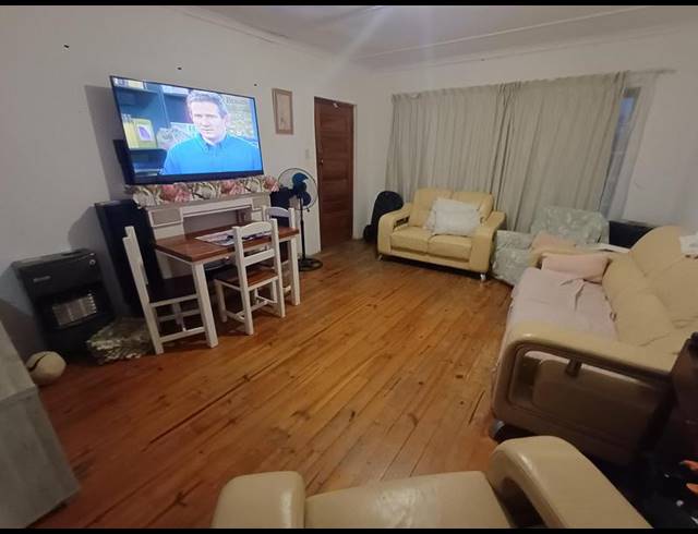 4 BEDROOM HOUSE FOR SALE IN MOUNTAIN VIEW